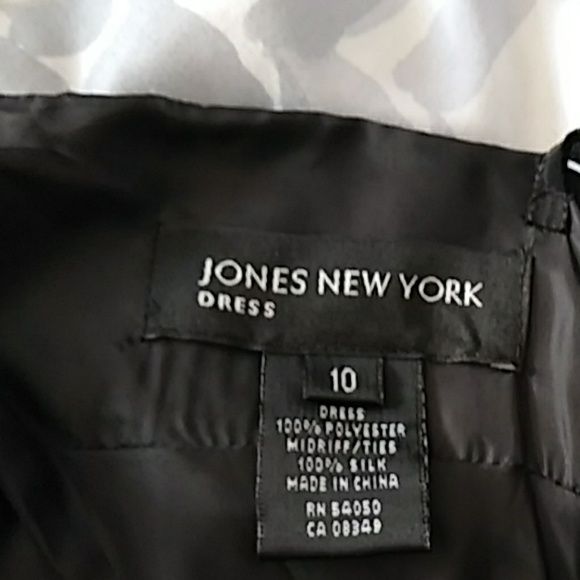 Dress - Picture 5 of 5